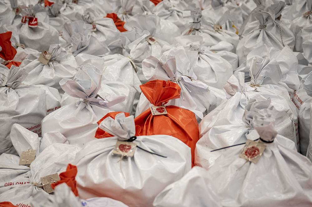 Yurt dışı temsilciliklerde kullanılan 1 milyon 817 bin oyun tasnifine başlandı - Resim: 10